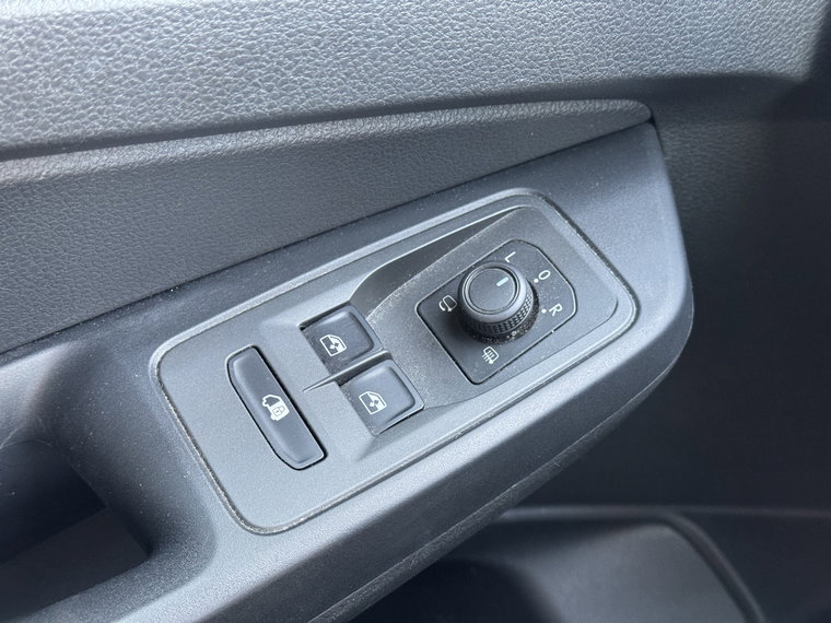 Vehicle Image 26