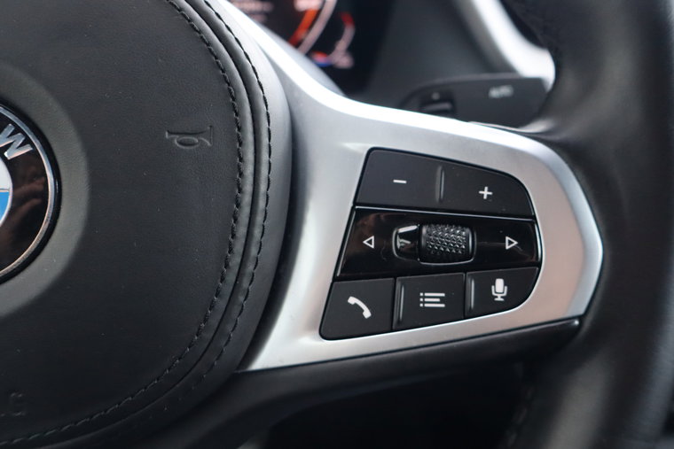 Vehicle Image 24