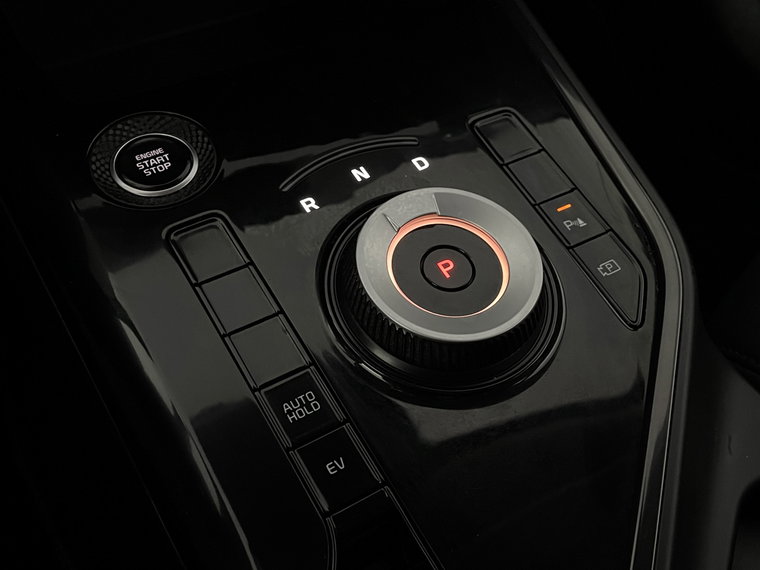 Vehicle Image 32
