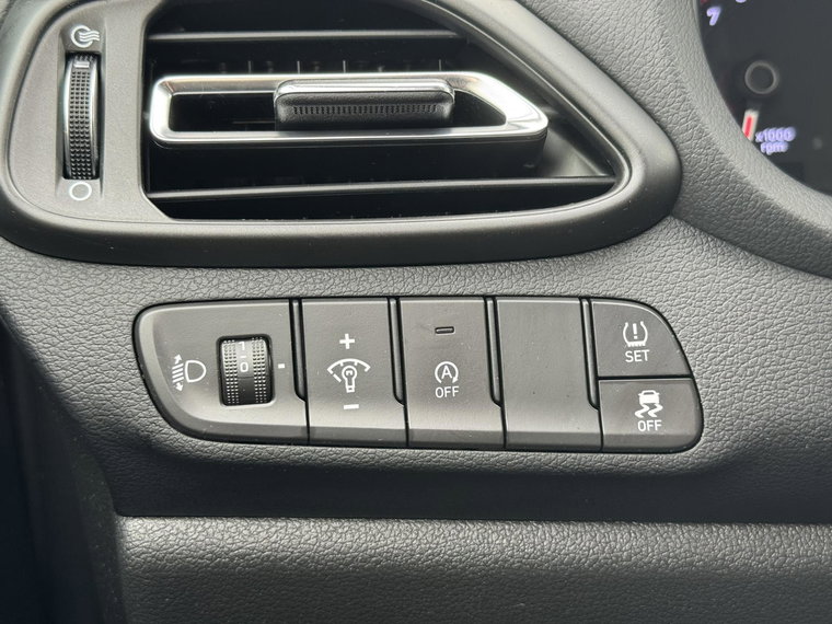 Vehicle Image 29