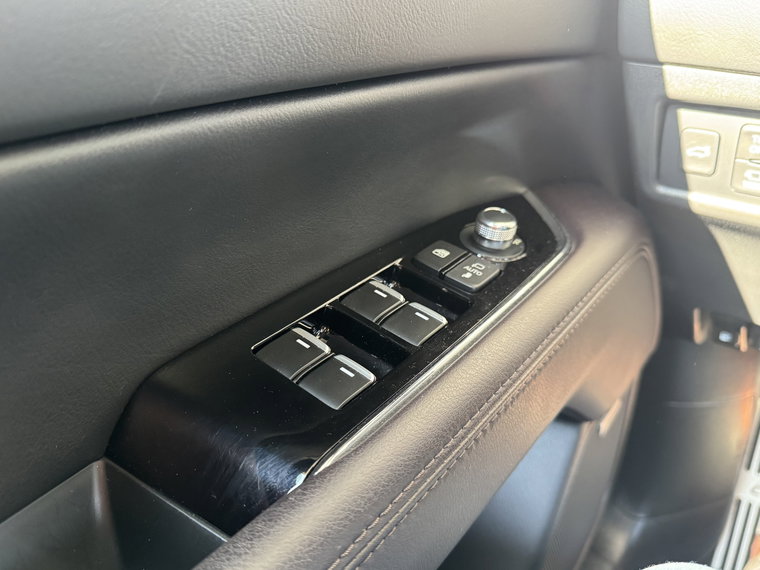 Vehicle Image 27