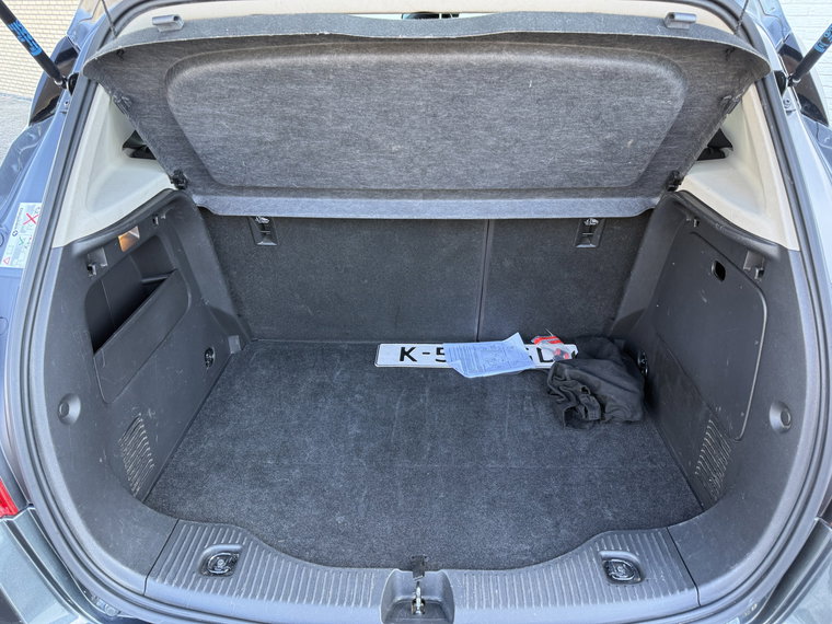 Vehicle Image 28