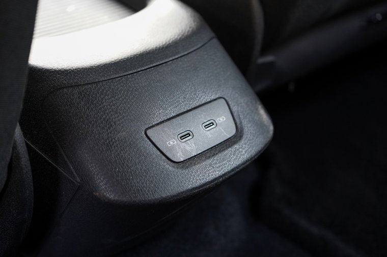 Vehicle Image 35
