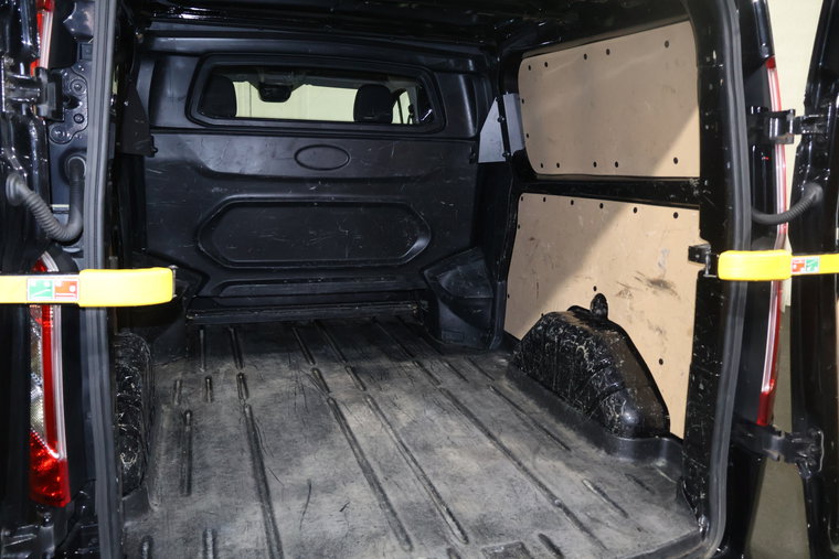 Vehicle Image 13