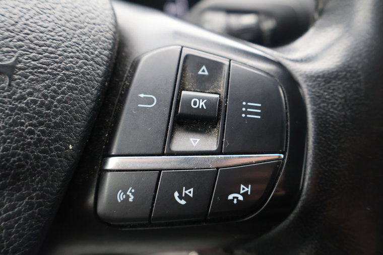 Vehicle Image 25