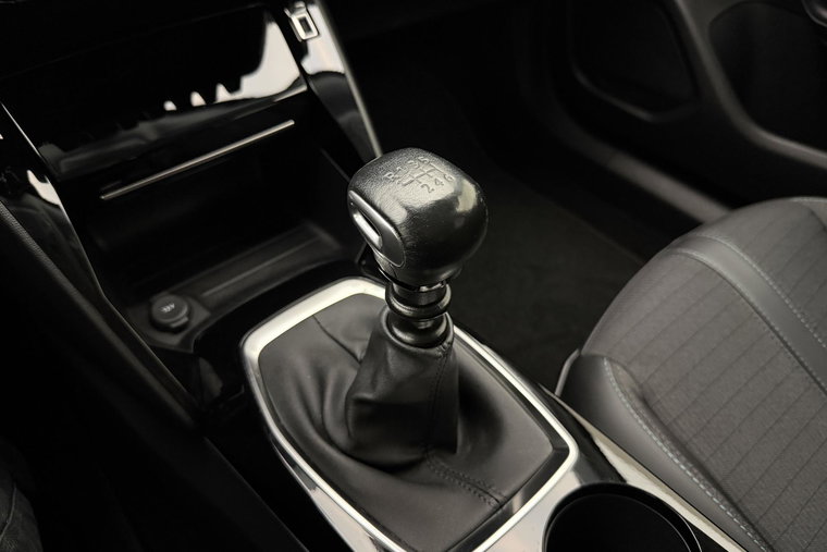 Vehicle Image 32
