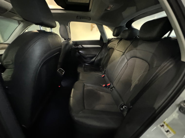 Vehicle Image 21