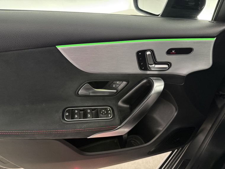 Vehicle Image 38