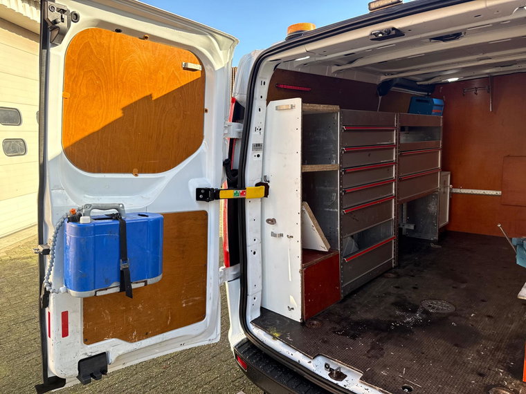 Vehicle Image 21