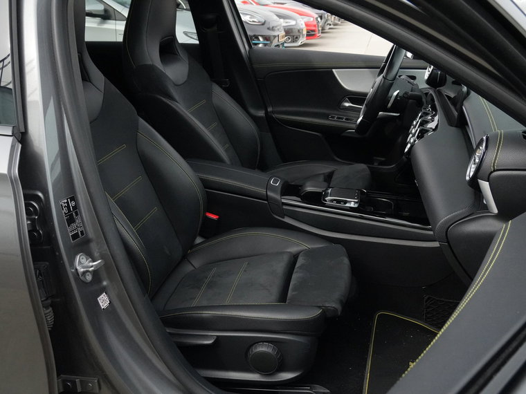 Vehicle Image 37