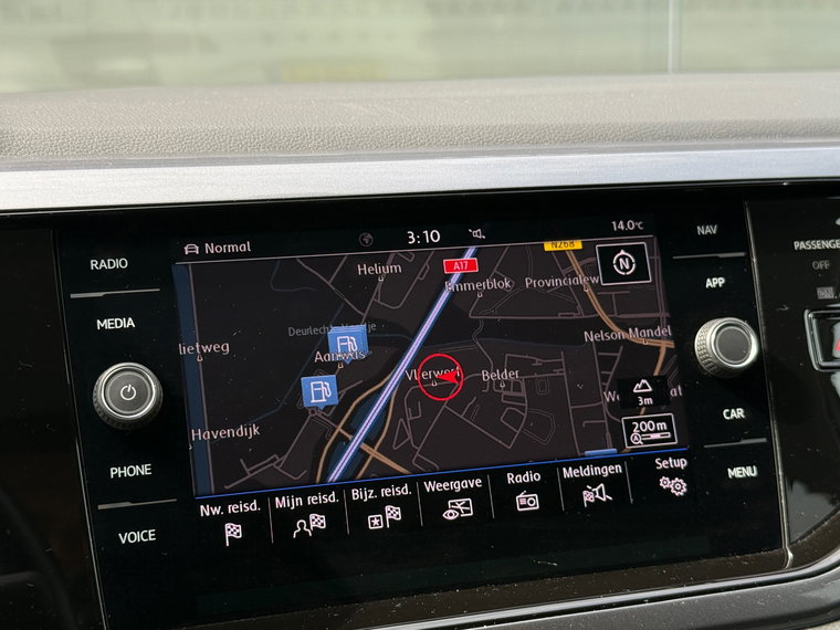 Vehicle Image 18