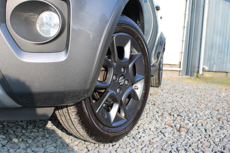 Vehicle Image 4