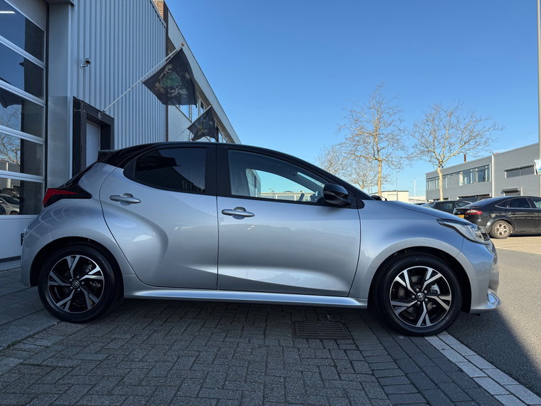 Vehicle Image 12