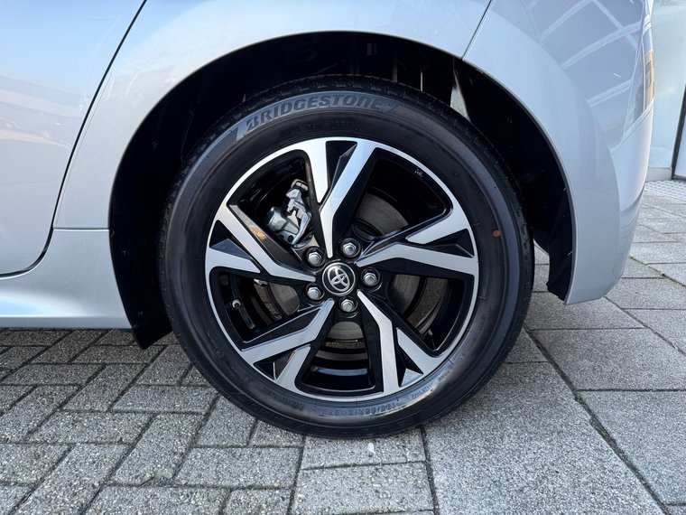 Vehicle Image 21