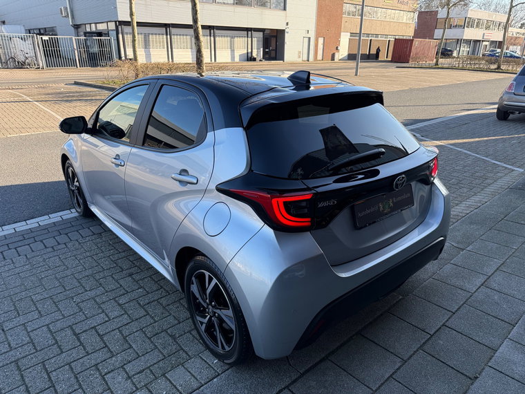 Vehicle Image 9