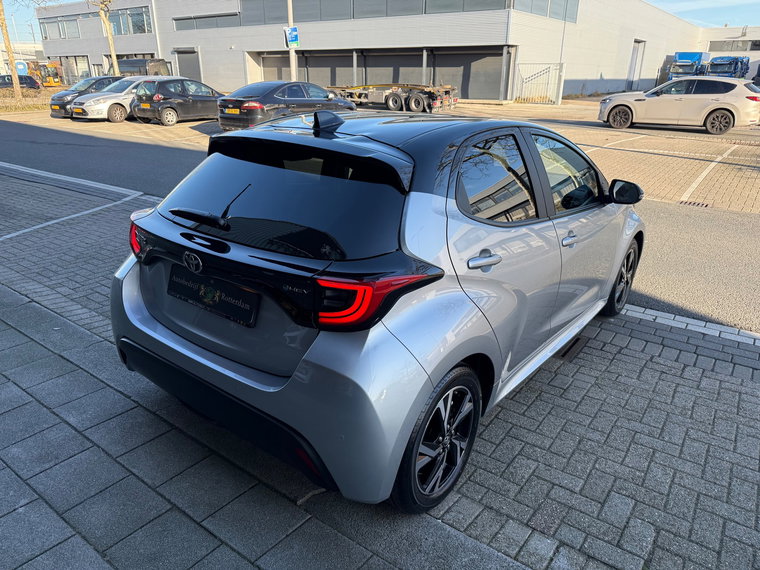 Vehicle Image 11