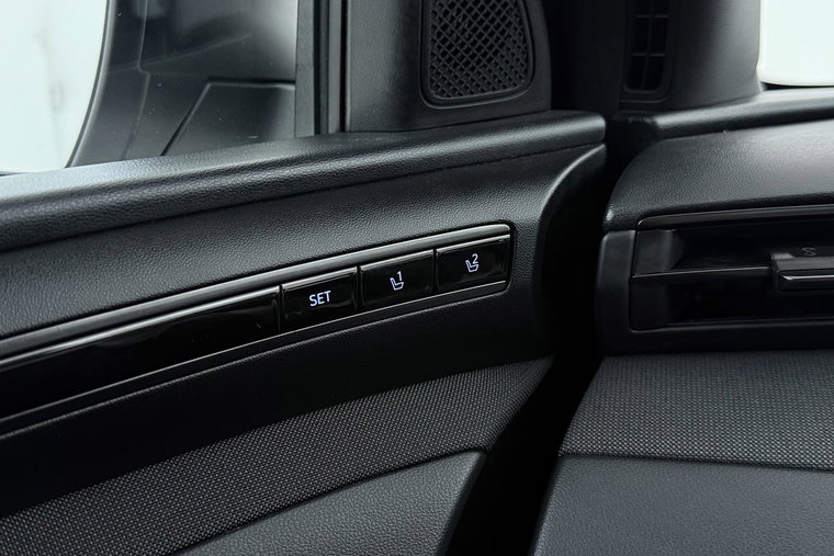 Vehicle Image 48