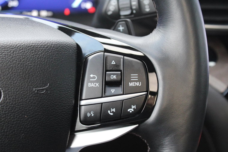 Vehicle Image 25