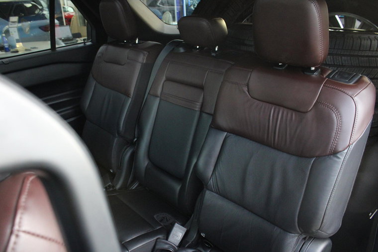 Vehicle Image 9