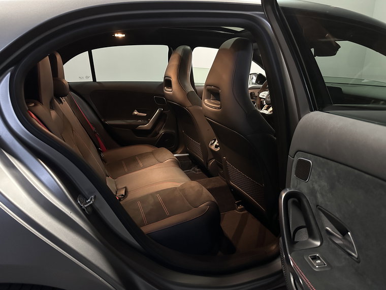Vehicle Image 38