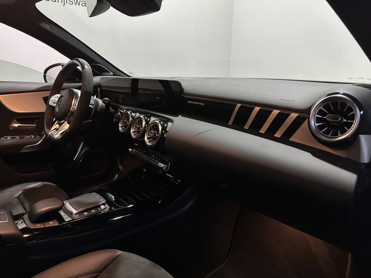 Vehicle Image 39