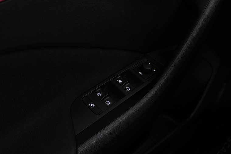 Vehicle Image 34