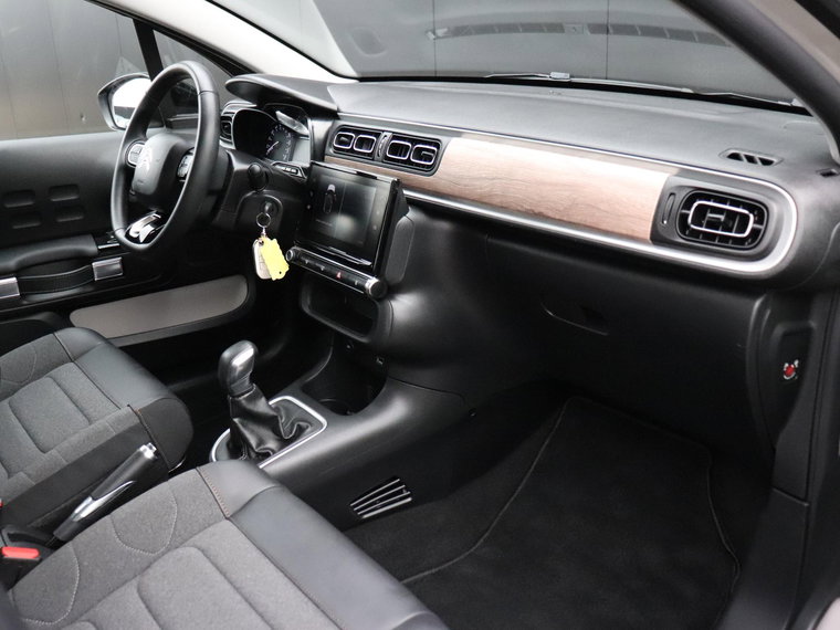 Vehicle Image 19