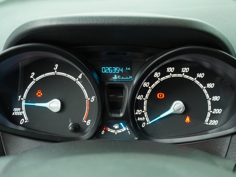 Vehicle Image 25