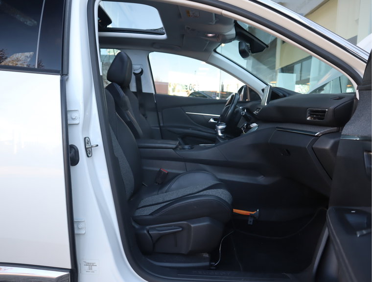 Vehicle Image 35