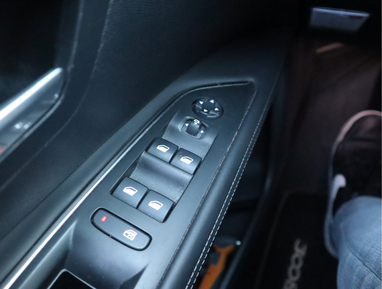Vehicle Image 38