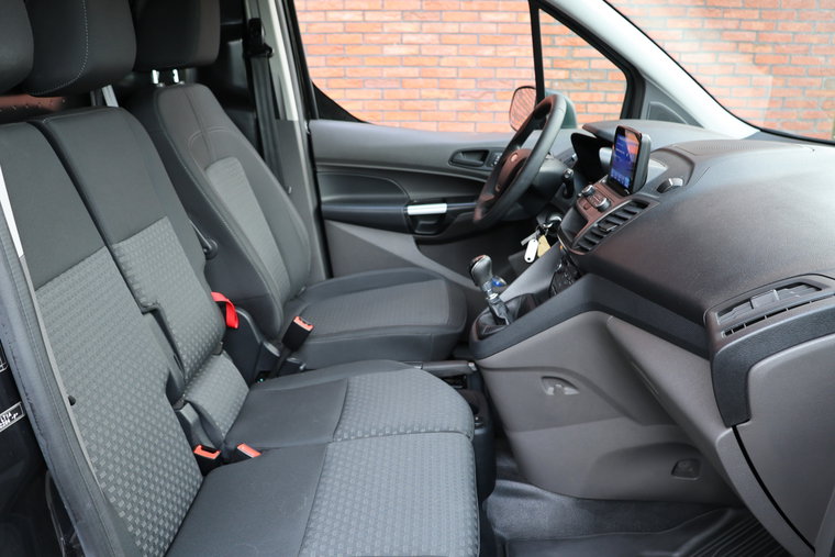 Vehicle Image 25