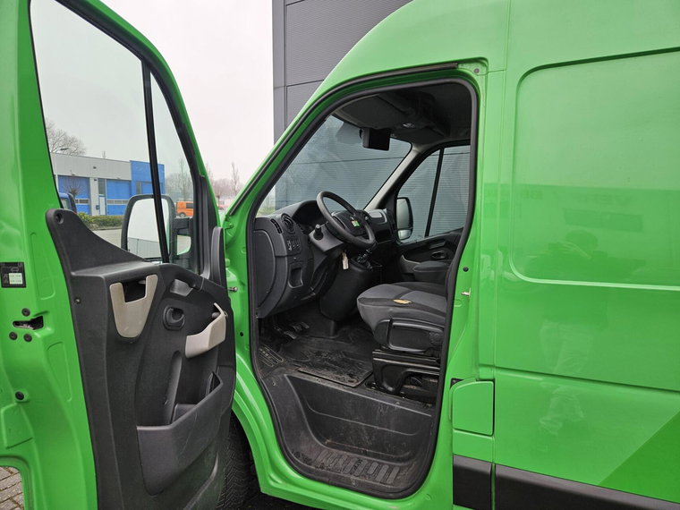 Vehicle Image 28