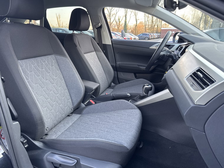 Vehicle Image 17