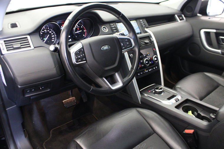 Vehicle Image 9