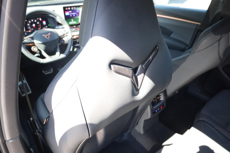 Vehicle Image 38