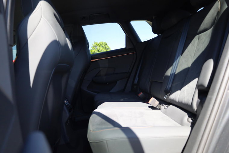 Vehicle Image 39