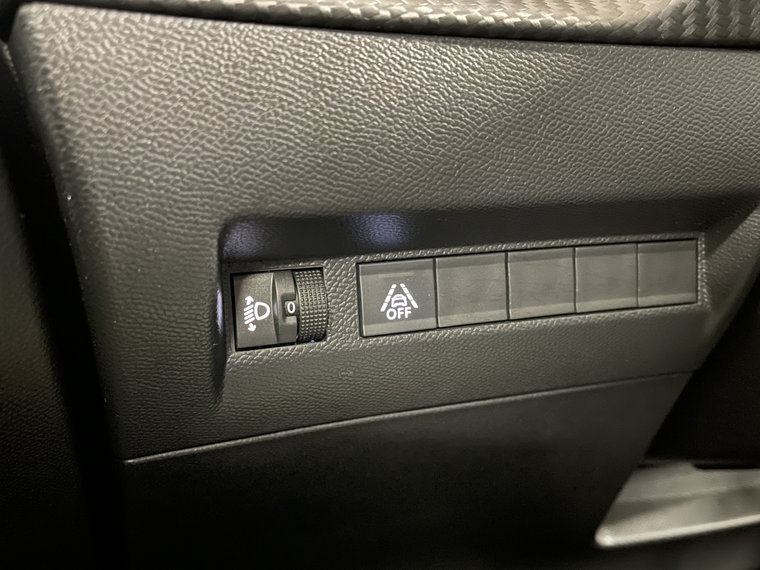 Vehicle Image 26