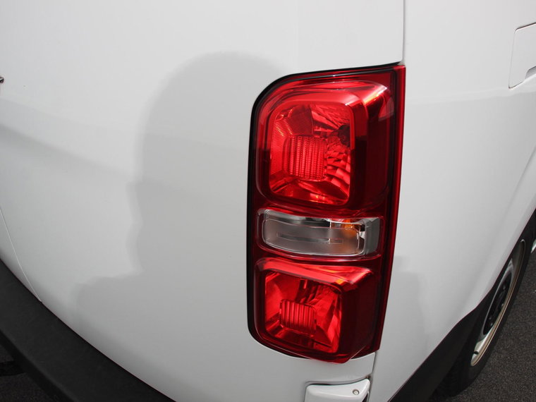 Vehicle Image 28