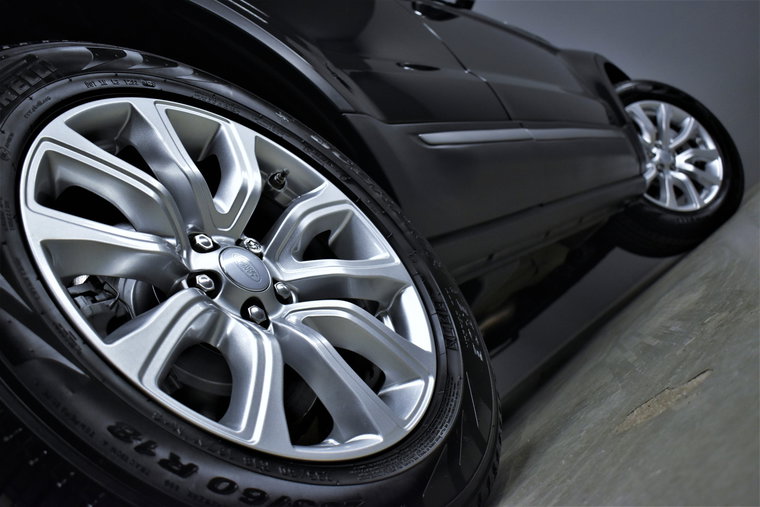 Vehicle Image 8