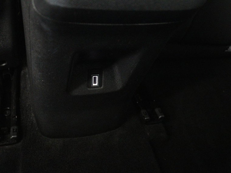 Vehicle Image 29