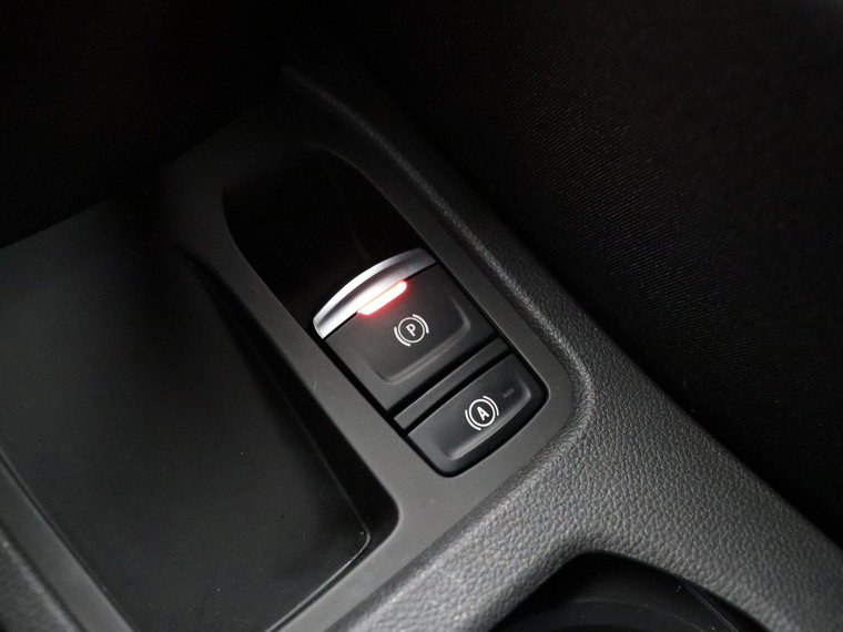 Vehicle Image 28