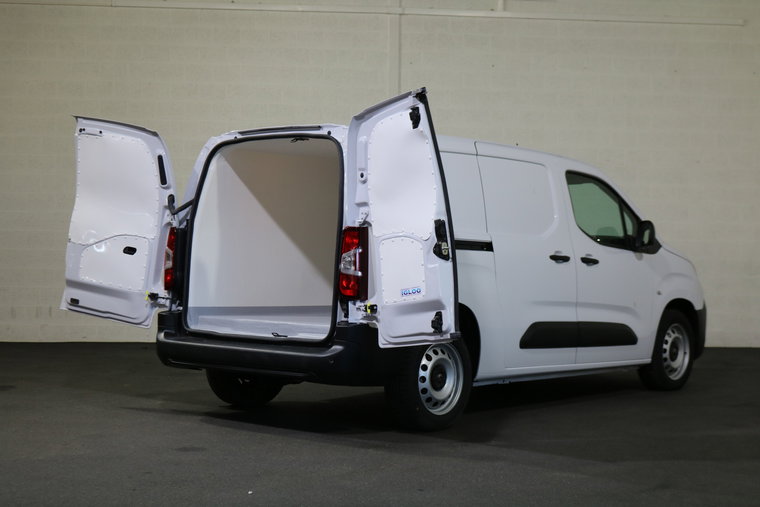 Vehicle Image 12
