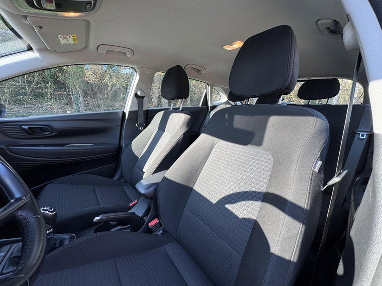 Vehicle Image 13