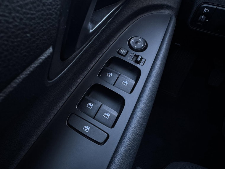 Vehicle Image 26