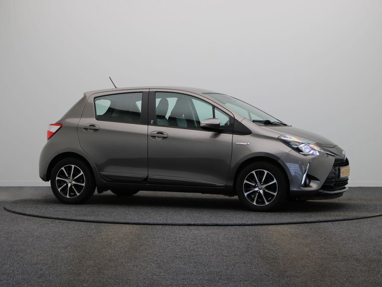 Vehicle Image 10