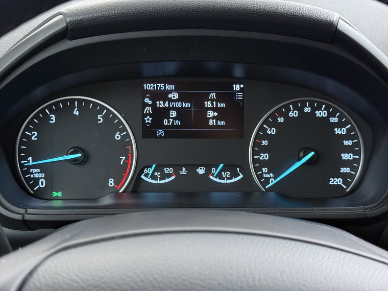 Vehicle Image 25