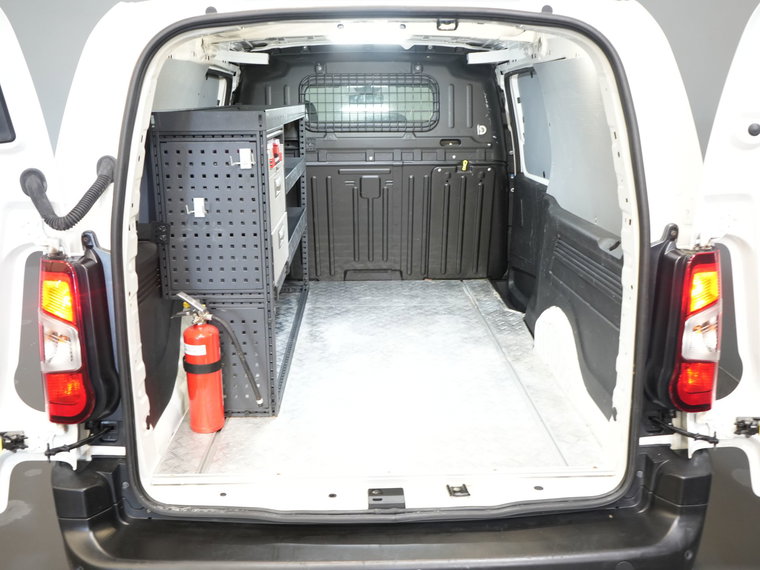 Vehicle Image 15