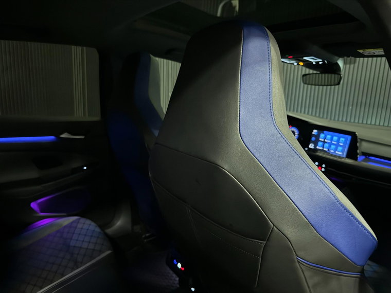 Vehicle Image 36