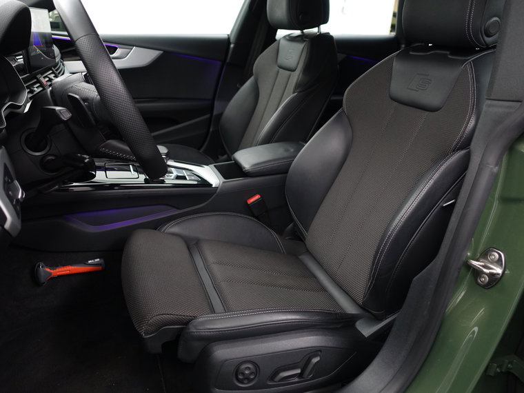 Vehicle Image 24