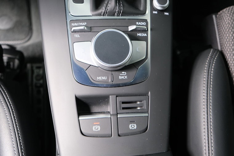Vehicle Image 26
